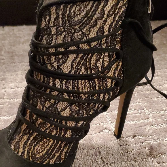 Lace Up heels - Picture 5 of 6